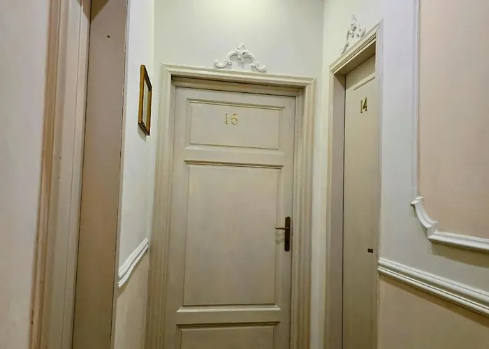 Dietro Al Corso 3* Πίζα