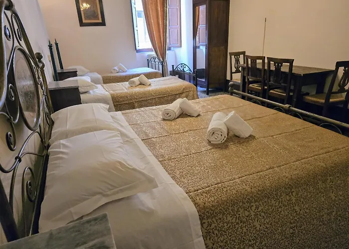 Dietro Al Corso Πανσιόν 3*