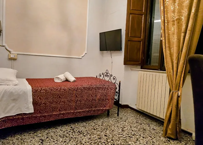 Πανσιόν Dietro Al Corso