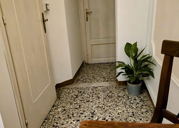 Dietro Al Corso 3* Πίζα