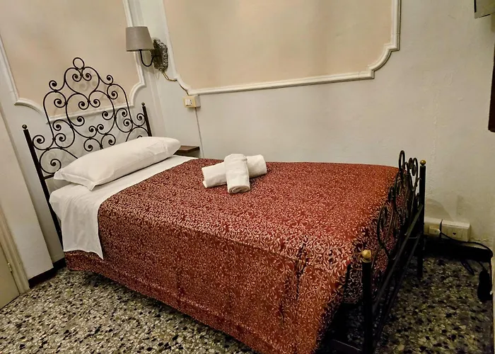 Dietro Al Corso Πανσιόν
