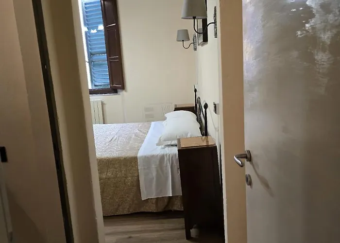 Dietro Al Corso Πανσιόν Πίζα