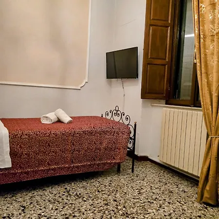 Konukevi Dietro Al Corso