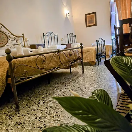 Konukevi Dietro Al Corso 3*